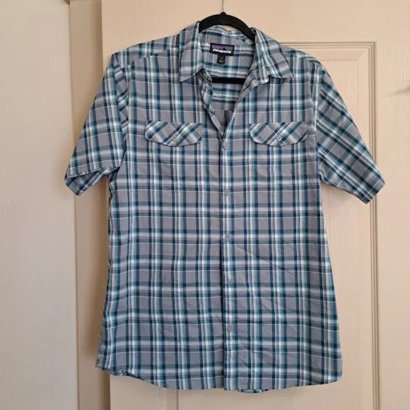Patagonia Men's Medium Plaid button down shirt Short sleeve blue and grey - Picture 1 of 4